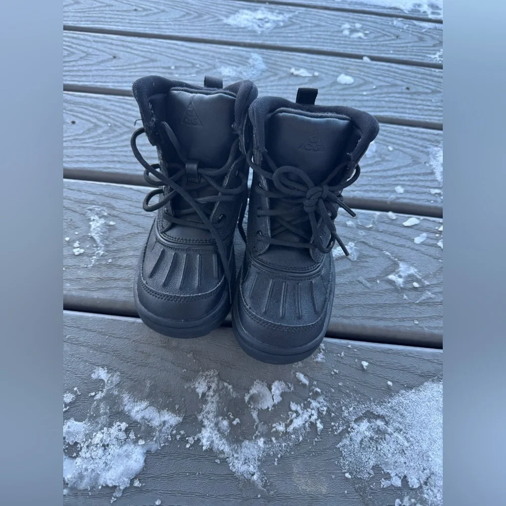 Nike ACG Youth Winter Boots Black Size 12C – Waterproof Cold Weather Boots